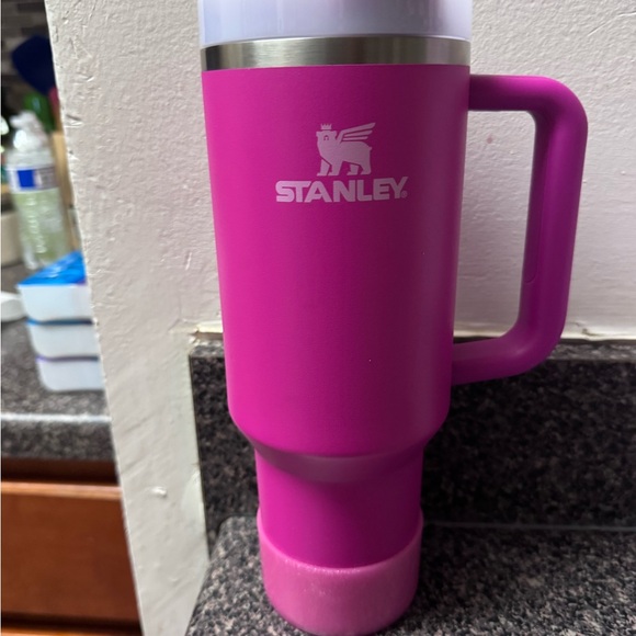 Stanley Fuchsia Travel Mug with Handle - Picture 1 of 2